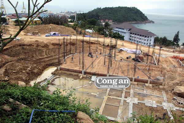 Tháo dỡ các hạng mục trái phép công trình trên núi Sơn Trà